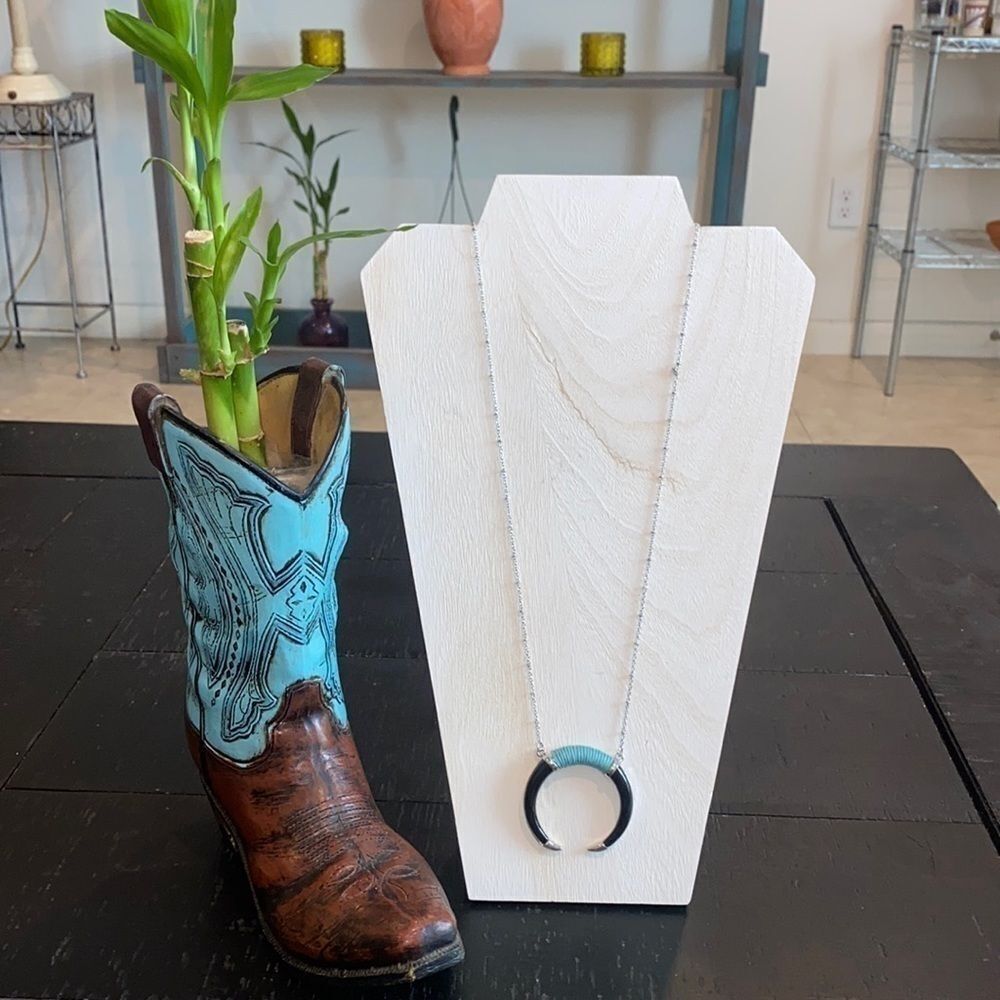 Aldo Turquoise Black Long Horn Western Cowgirl Necklace​​